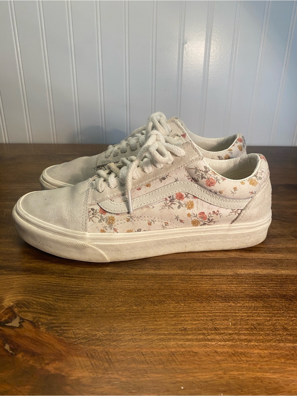 Vans - Classic Low-Top Floral Canvas, Light Grey Suede Sneakers - Womens size 8 - Picture 3 of 16